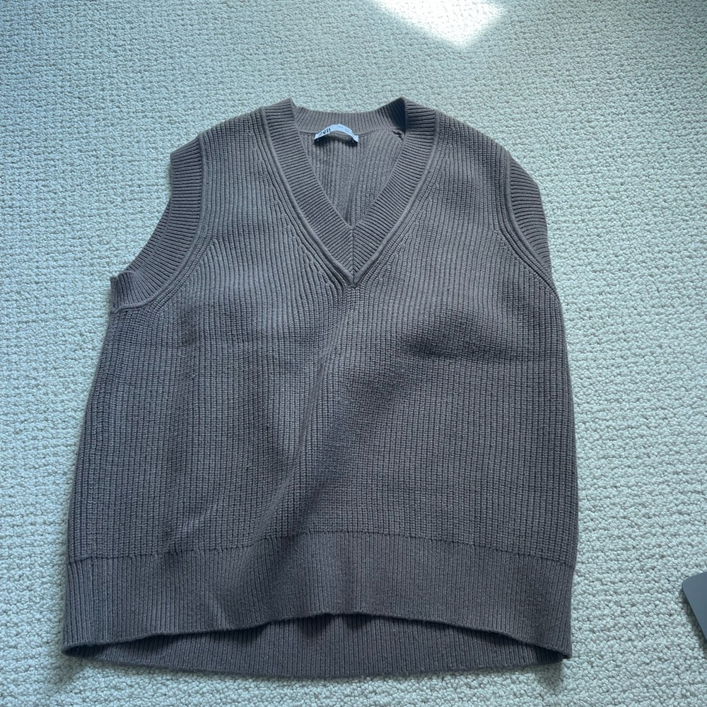 Zara Women’s Oversized Knit Sweater Vest
